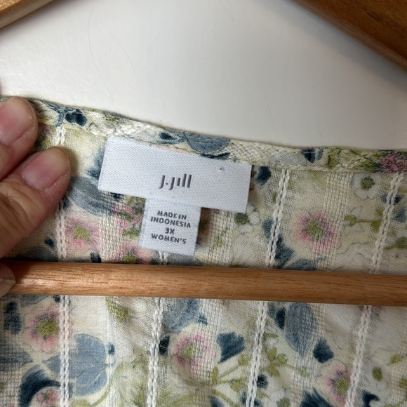 J. Jill Womens Textured Cotton Blouse 3X Cream green Blue Floral 3/4 Sleeve - Picture 2 of 13